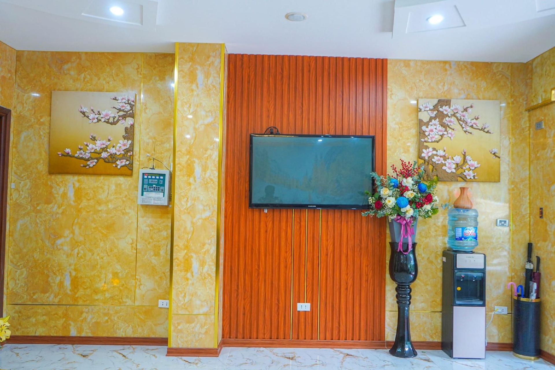 โรงแรมมูน (Moon Hotel)3