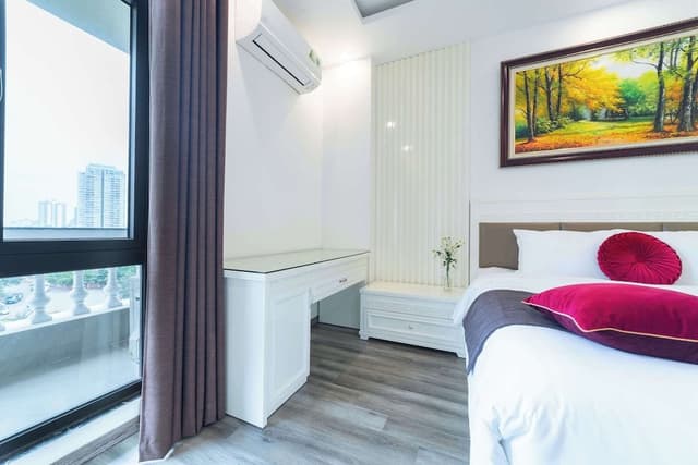 Junior Apartment, 1 King Bed with Sofa bed, Non Smoking, City View