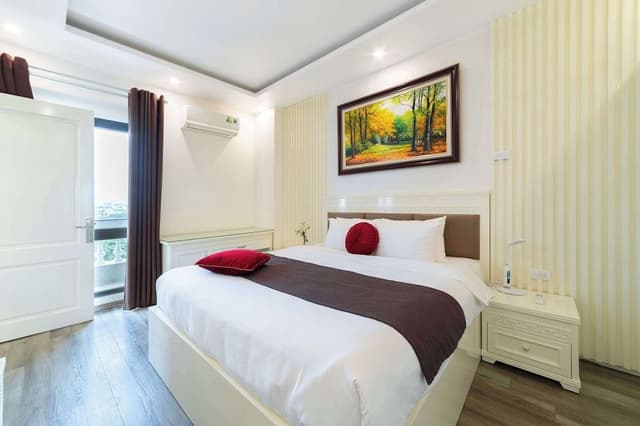Junior Apartment, 1 King Bed with Sofa bed, Non Smoking, City View