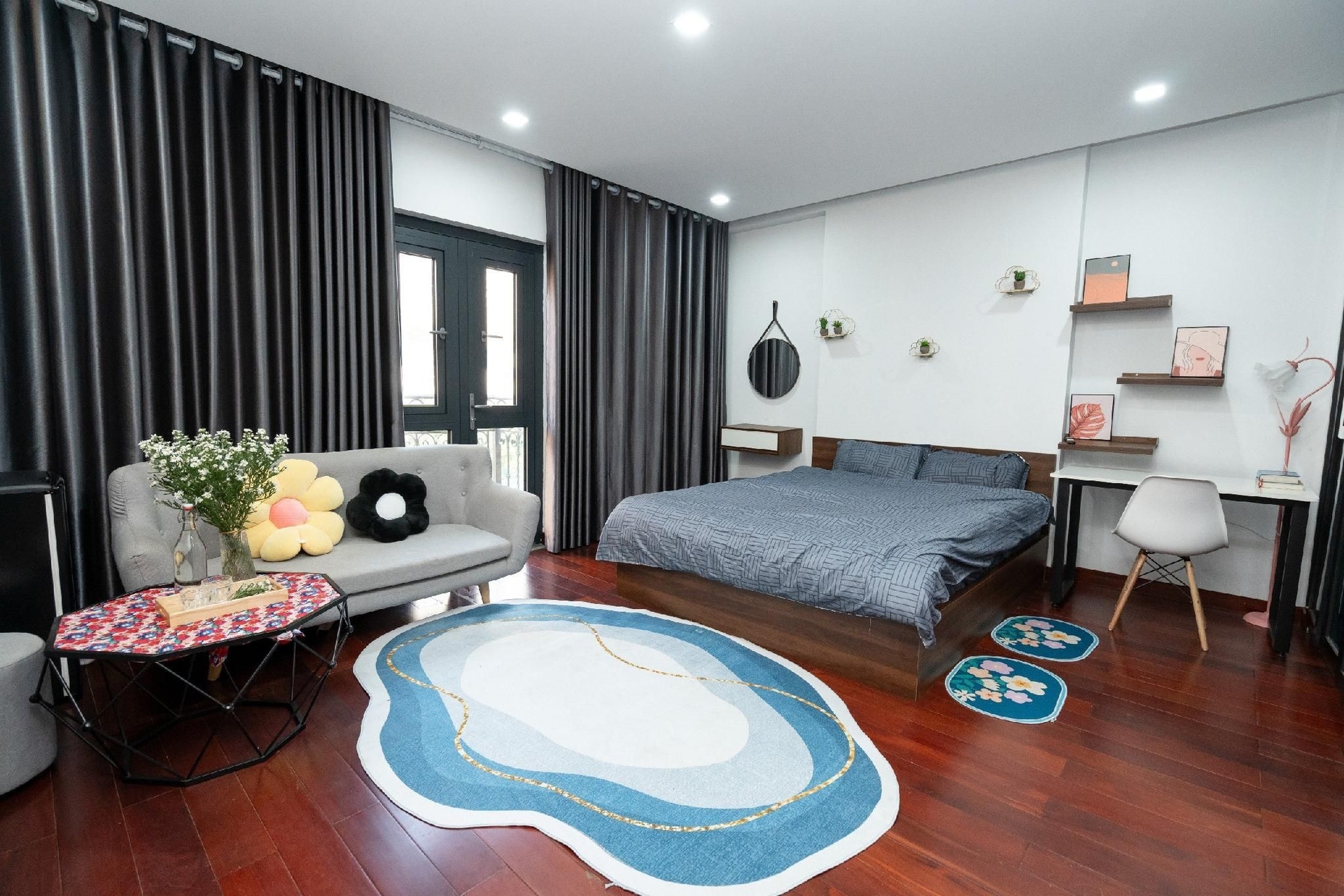 ZoomHome1