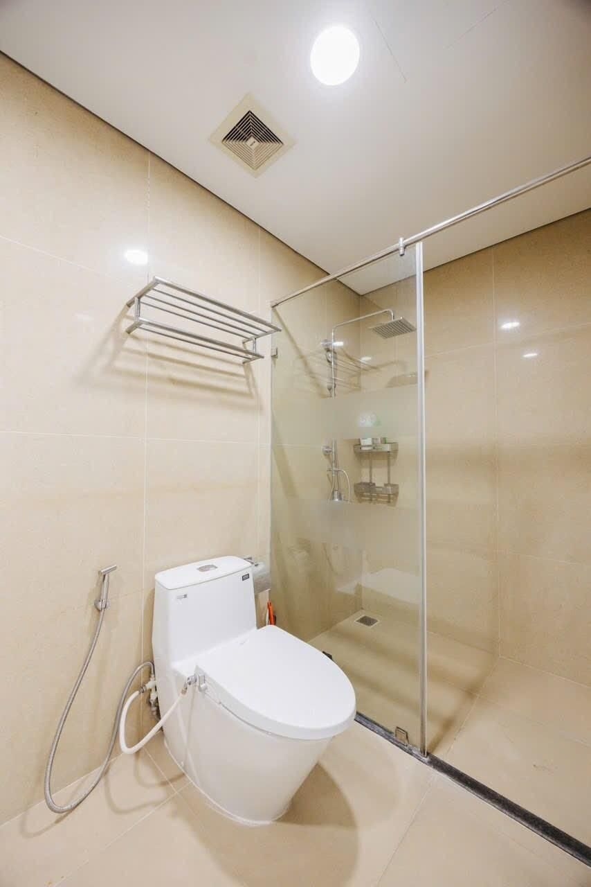 Luxury 3 Bedroom Apartment in Park Hill/Times City4