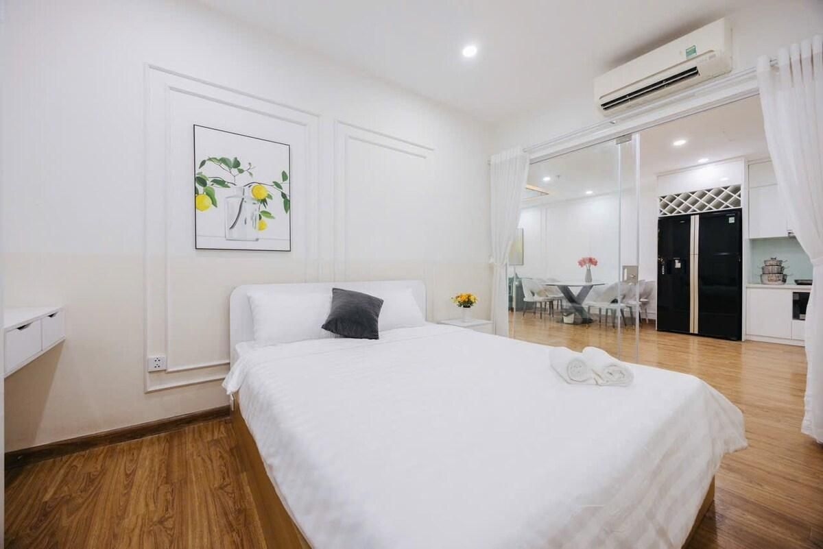 Luxury 3 Bedroom Apartment in Park Hill/Times City3