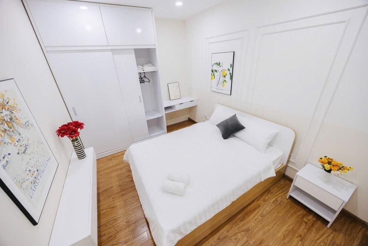 Luxury 3 Bedroom Apartment in Park Hill/Times City2