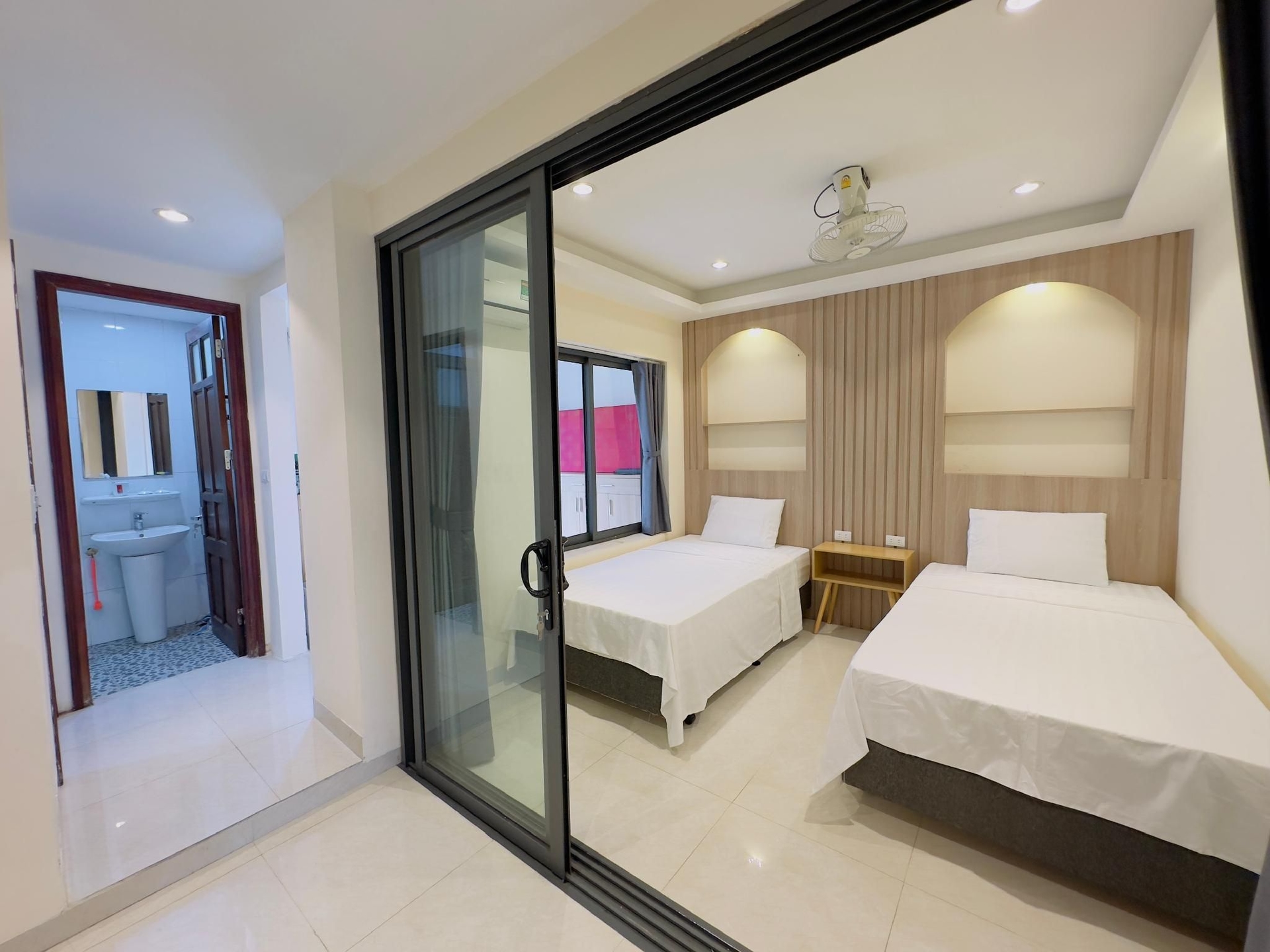 อพาร์ตเมนต์ 2 ห้องนอน 1 ห้องน้ำส่วนตัว ขนาด 60 ตร.ม. – ตลาดตงช่วน (Railway Apartment)2