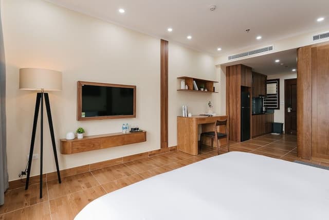 Deluxe Apartment, 1 King Bed with Sofa bed, Kitchen, City View