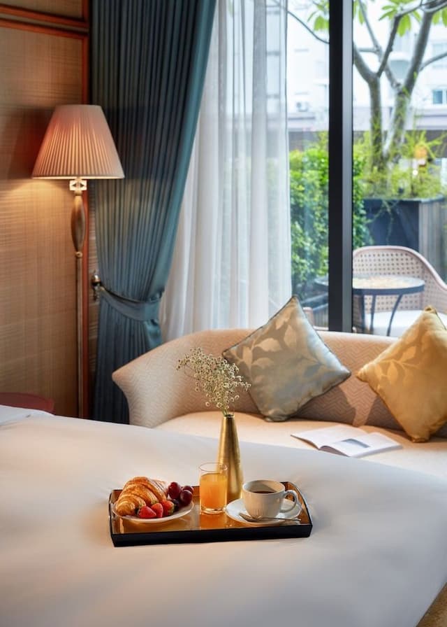 Executive Room, 1 King Bed, Club Lounge Access (High Floor)