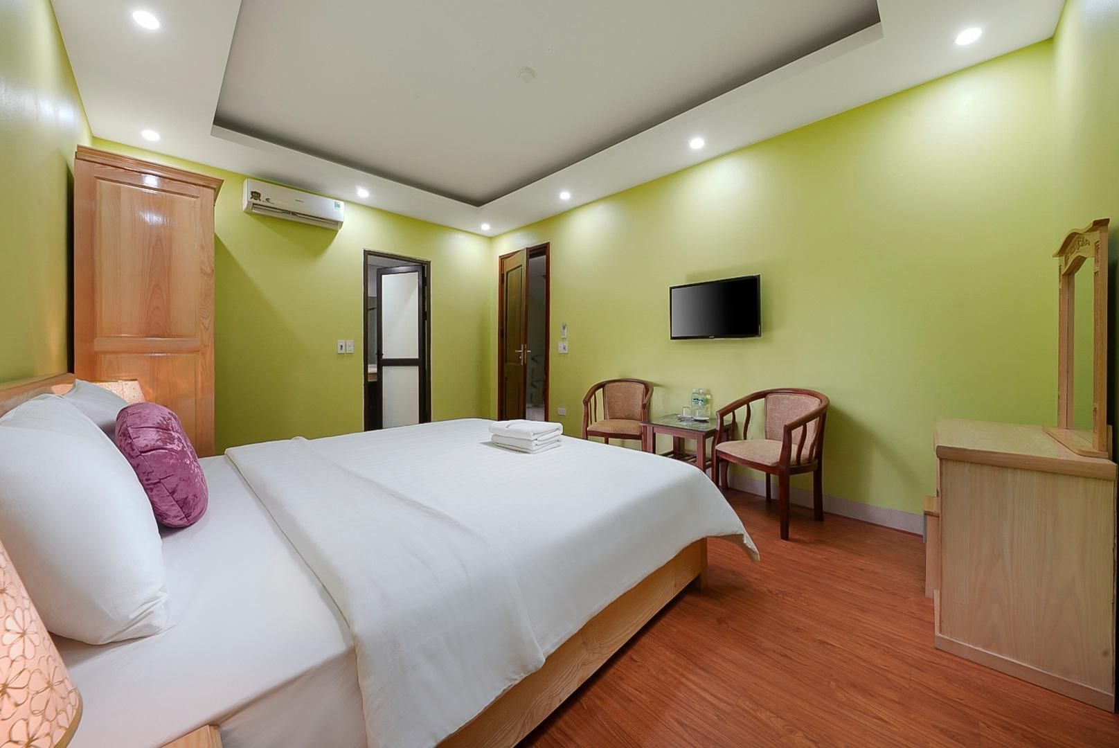 Golden Lotus Airport Hotel & Travel1