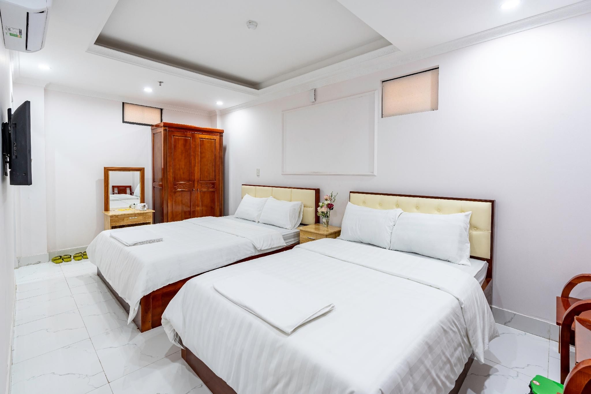 Light Hotel4