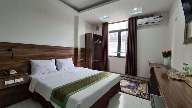 Deluxe Queen Room with View