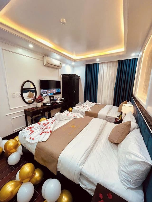 Superior Quadruple Room, 2 Queen Beds, Courtyard View