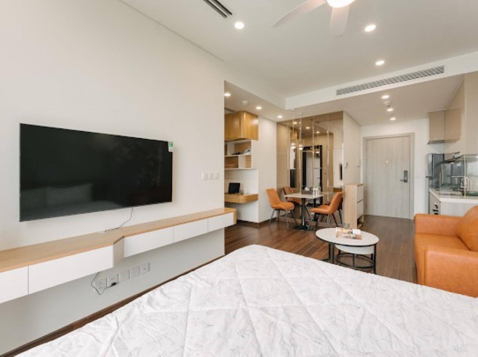 อพาร์ตเมนต์หรูที่วินโฮมส์ สมาร์ทซิตี้ (Luxury Apartment at Vinhomes Smart City)1