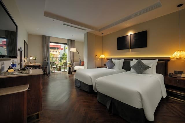 Grand Suite, 1 King Bed, Balcony, City View