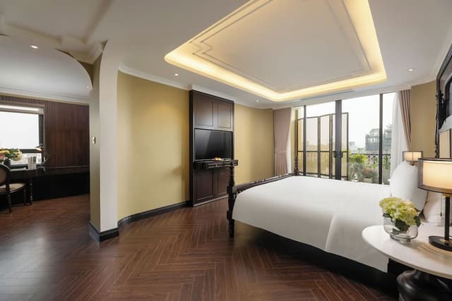 Crown Suite