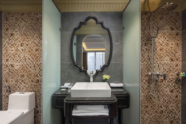 Crown Suite