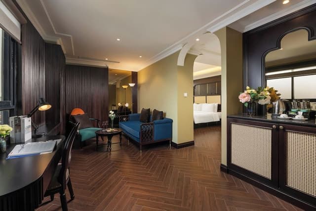 Crown Suite