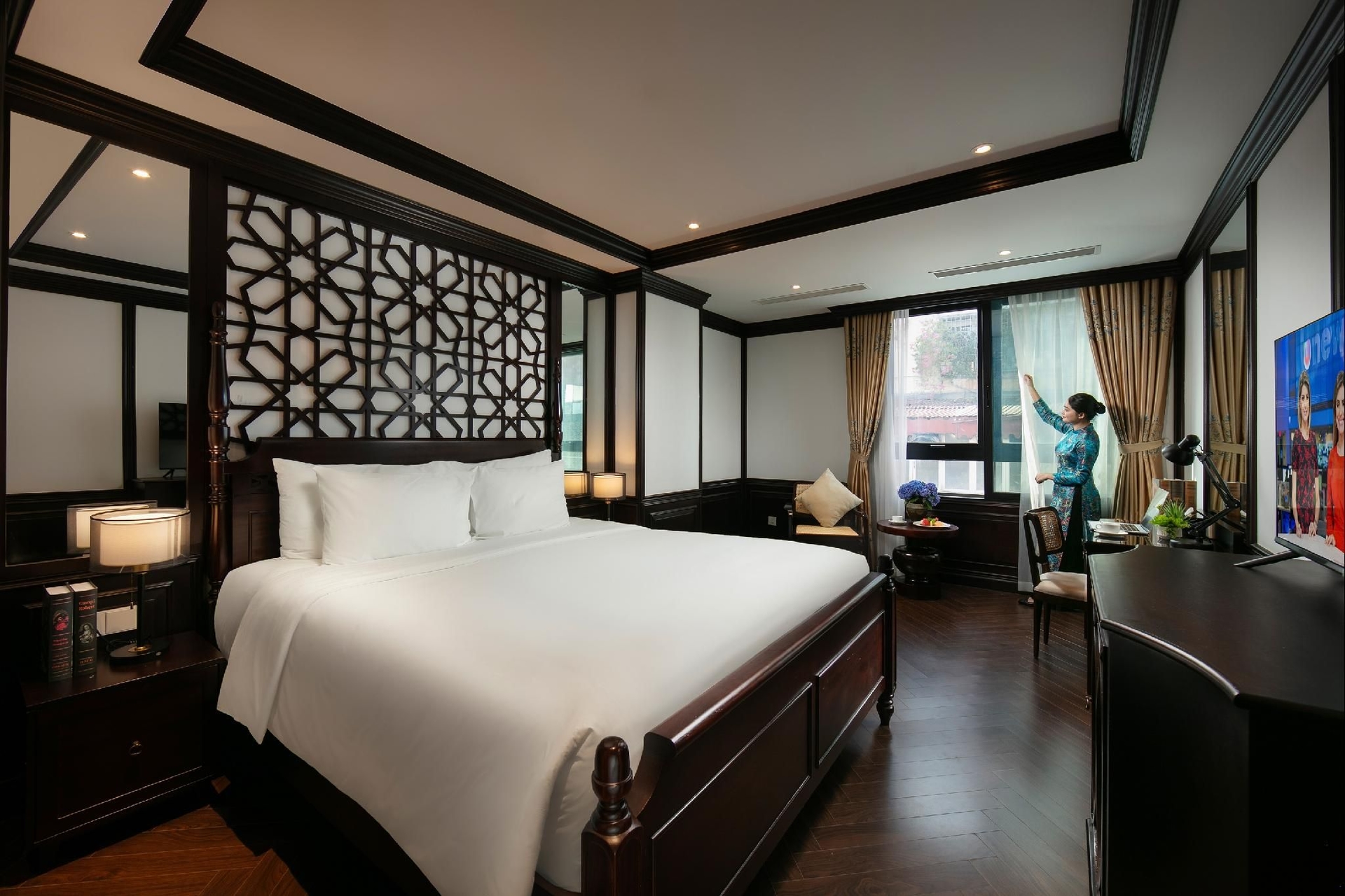 โรงแรมเมย์ เดอ วิลล์ คราวน์ (May De Ville Crown Hotel)1