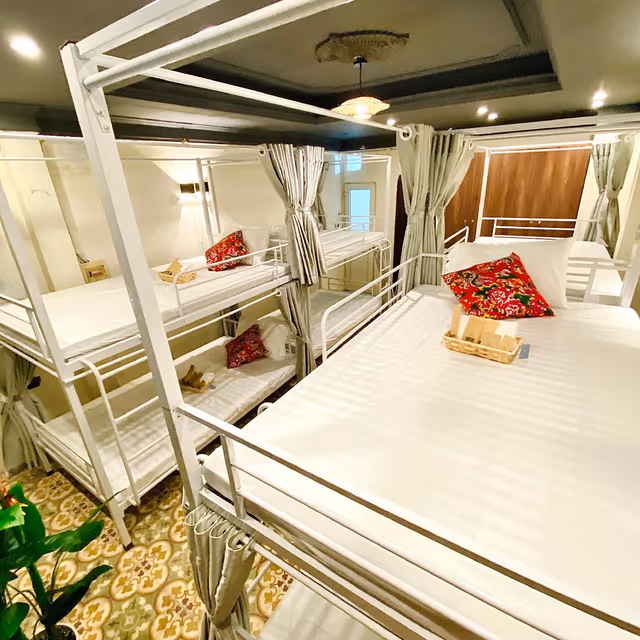 Bed in 8 Bed Mixed AC Dormitory Room with Ensuite Bathroom