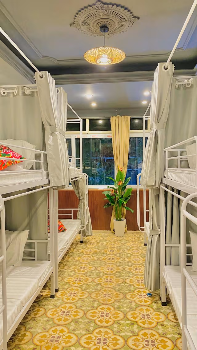 Bed in 8 Bed Mixed AC Dormitory Room with Ensuite Bathroom