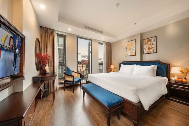 Suite Balcony, City View