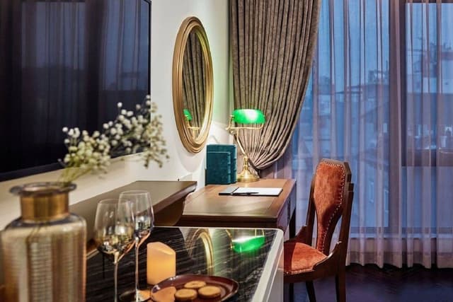 Luxury Suite