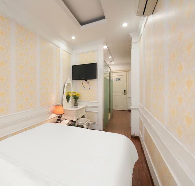 Standard Single Room, 1 Queen Bed, No Windows, Annex Building