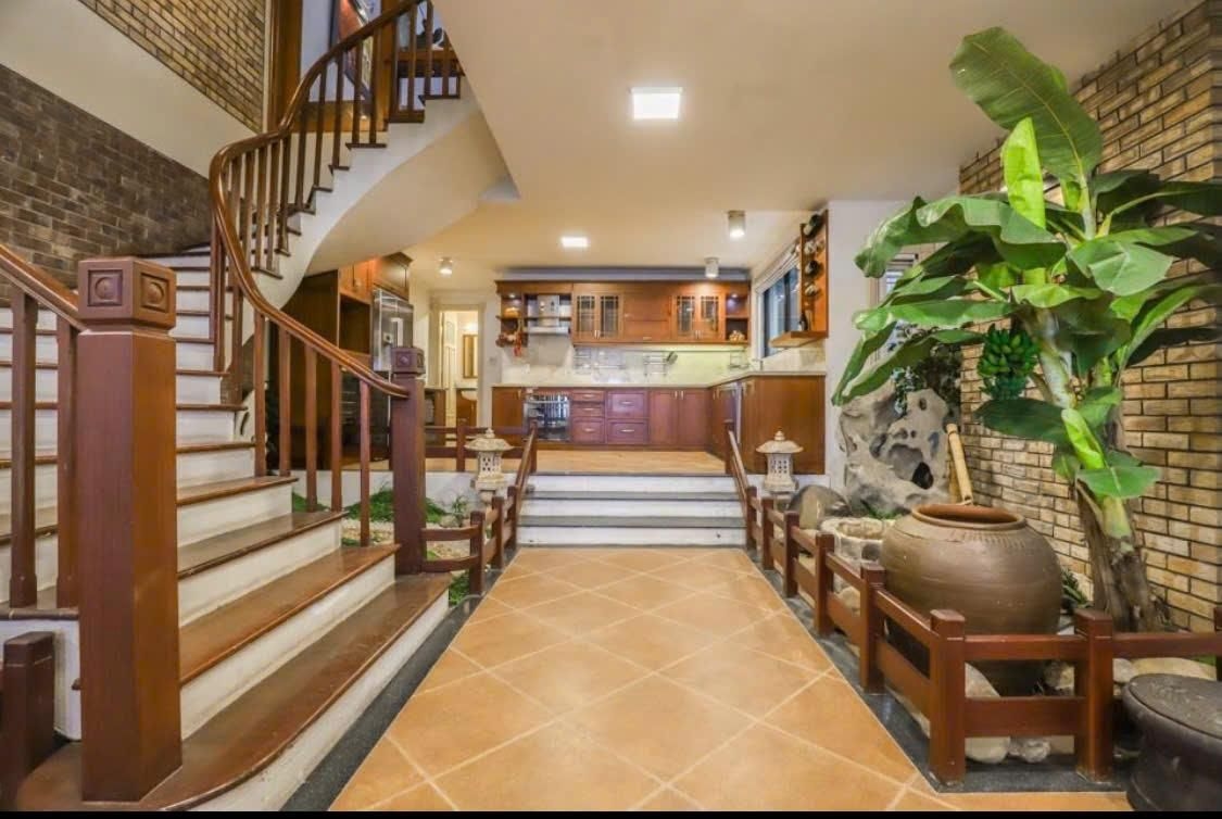 เมซง เดอ ล็องบาสซาดูร์ (Maison De L'Ambassadeur)3