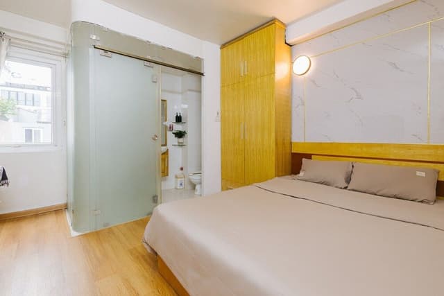 Studio, 1 Queen Bed, Kitchen, Courtyard View