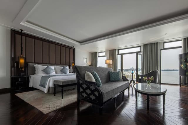 Executive Suite with Balcony