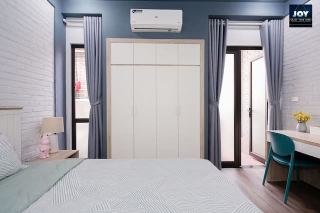 Superior Studio, 1 King Bed, Non Smoking, Balcony