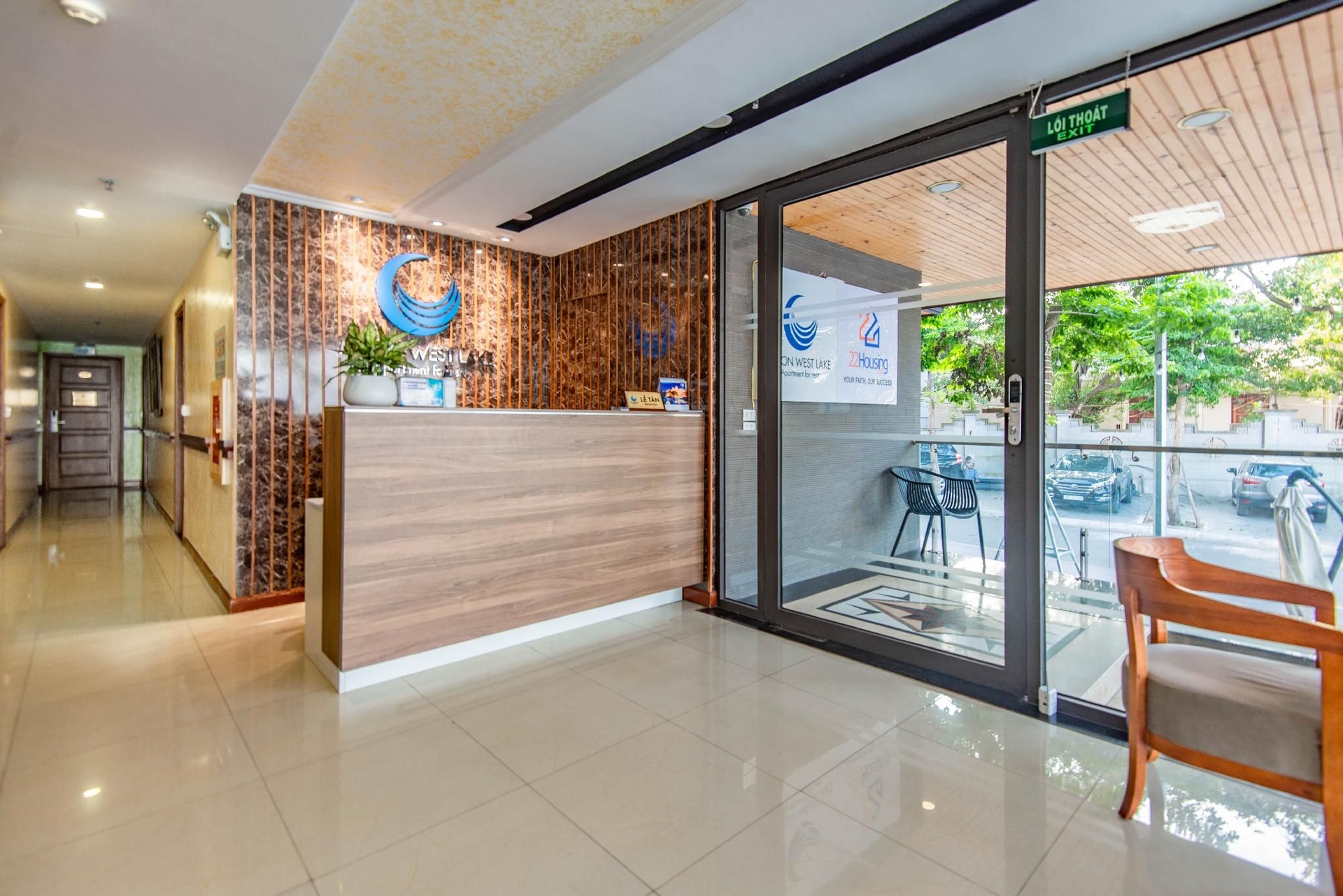 22housing Moon West Lake View1