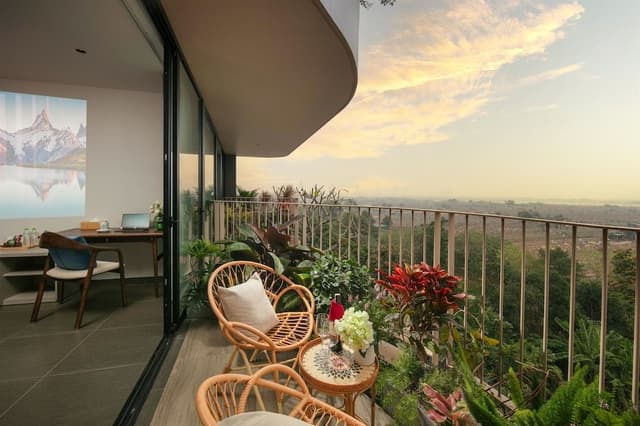 Signature Suite Double with Balcony, Garden View