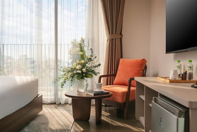 Junior Suite With Panoramic City View, Balcony