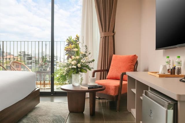 Junior Suite With Panoramic City View, Balcony