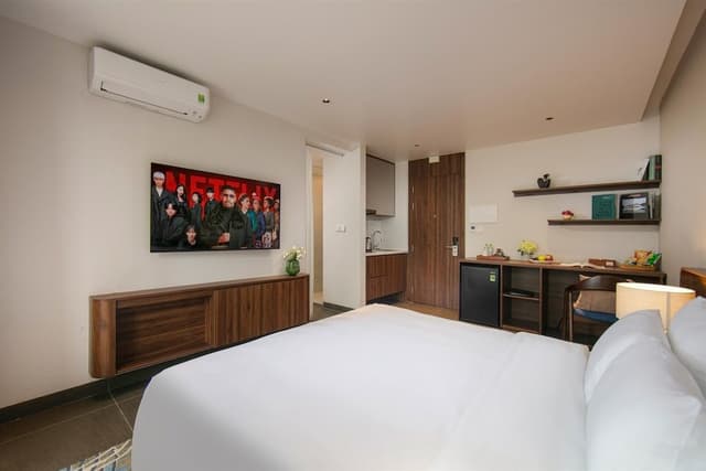Studio With Balcony