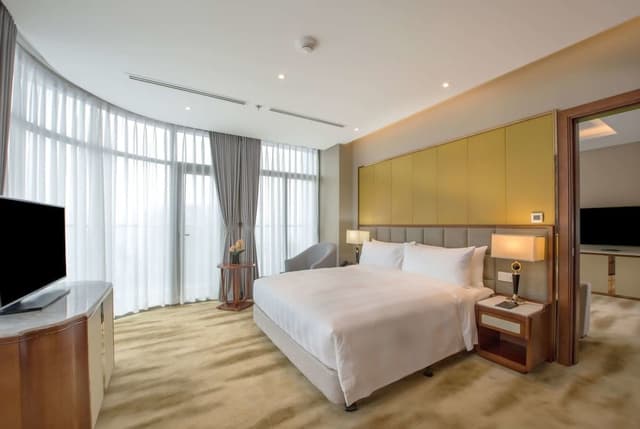 Deluxe Suite, 1 King Bed, Non Smoking