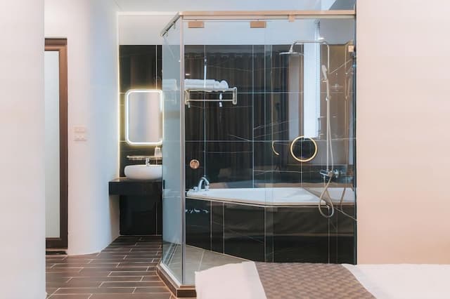 Deluxe Studio Suite, City View