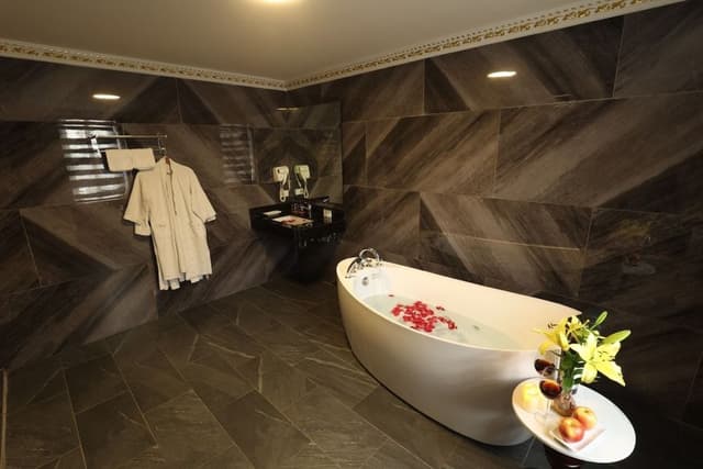 Luxury Suite
