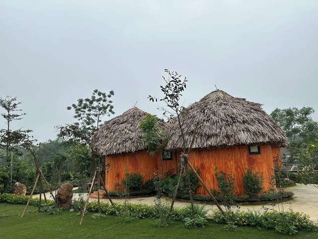 Twin Room, 1 King Bed, Courtyard Area