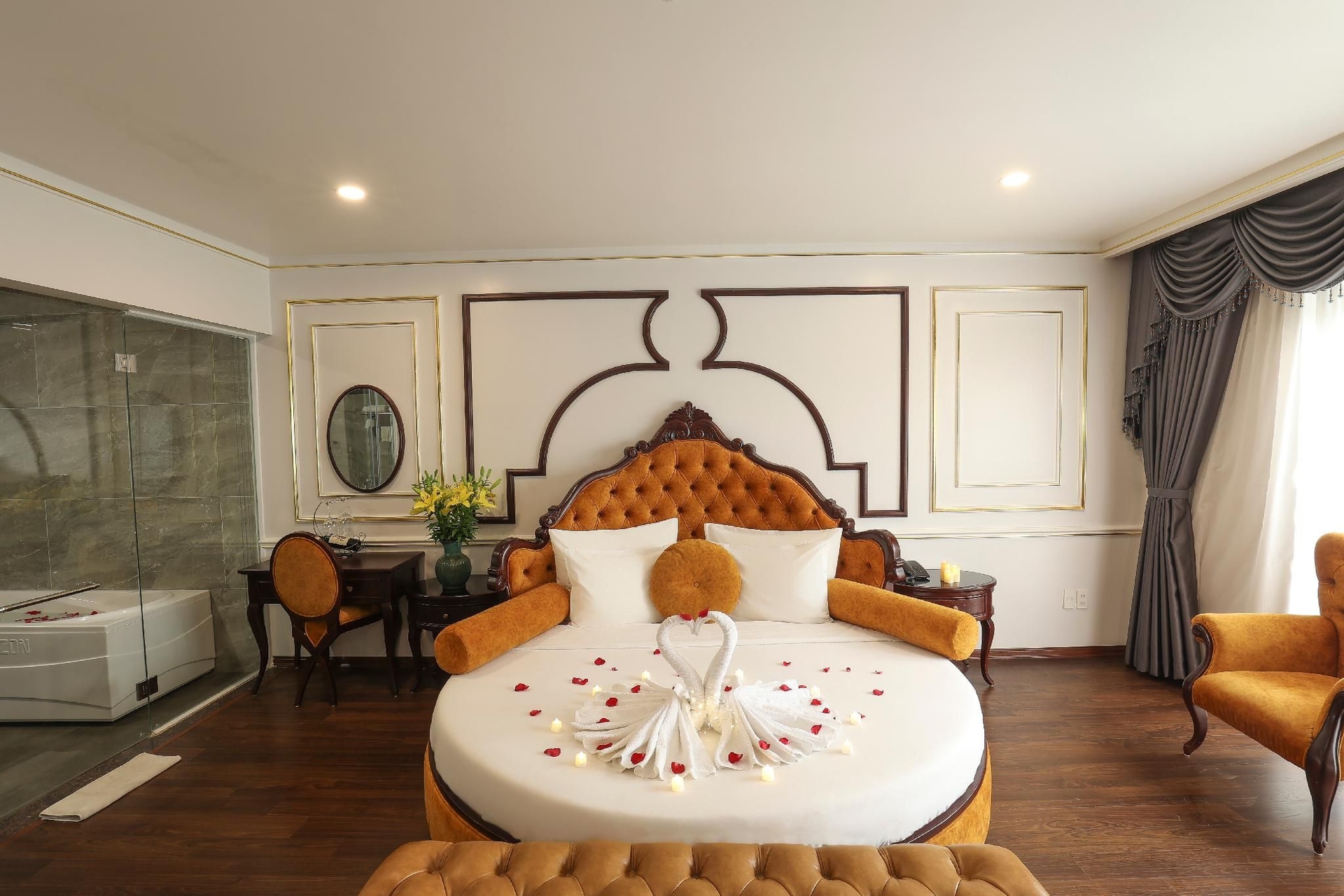 โรงแรมรอยัล วานฝู (Royal Van Phu Hotel)2