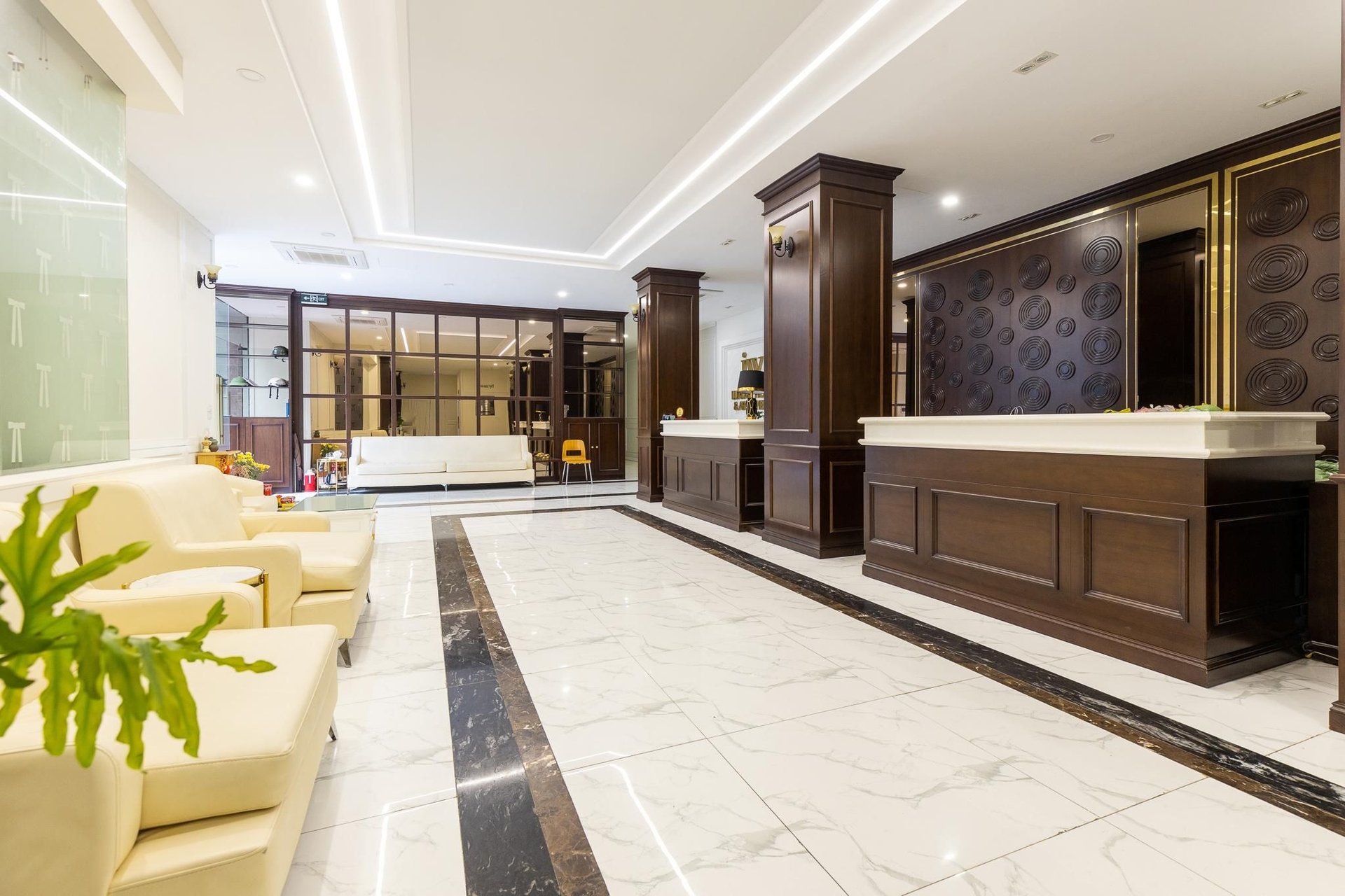 ไอวี่ ลักชัวรี โฮเทล แอนด์ อพาร์ตเมนต์ (Ivy Luxury Hotel & Apartment)0