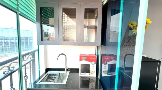 Sky Window Studio