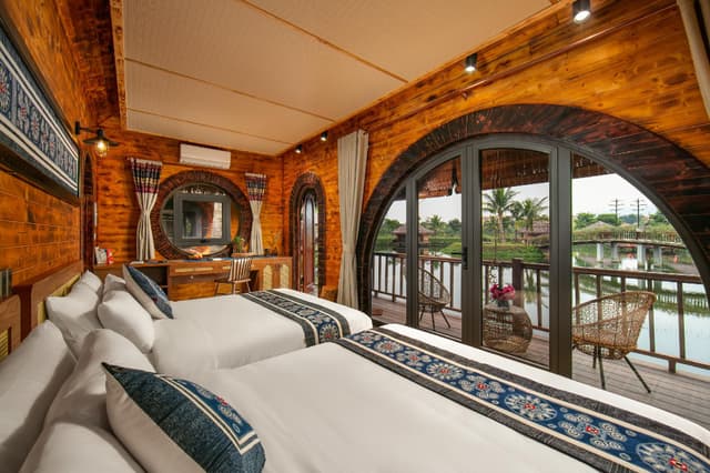 Lake View Room