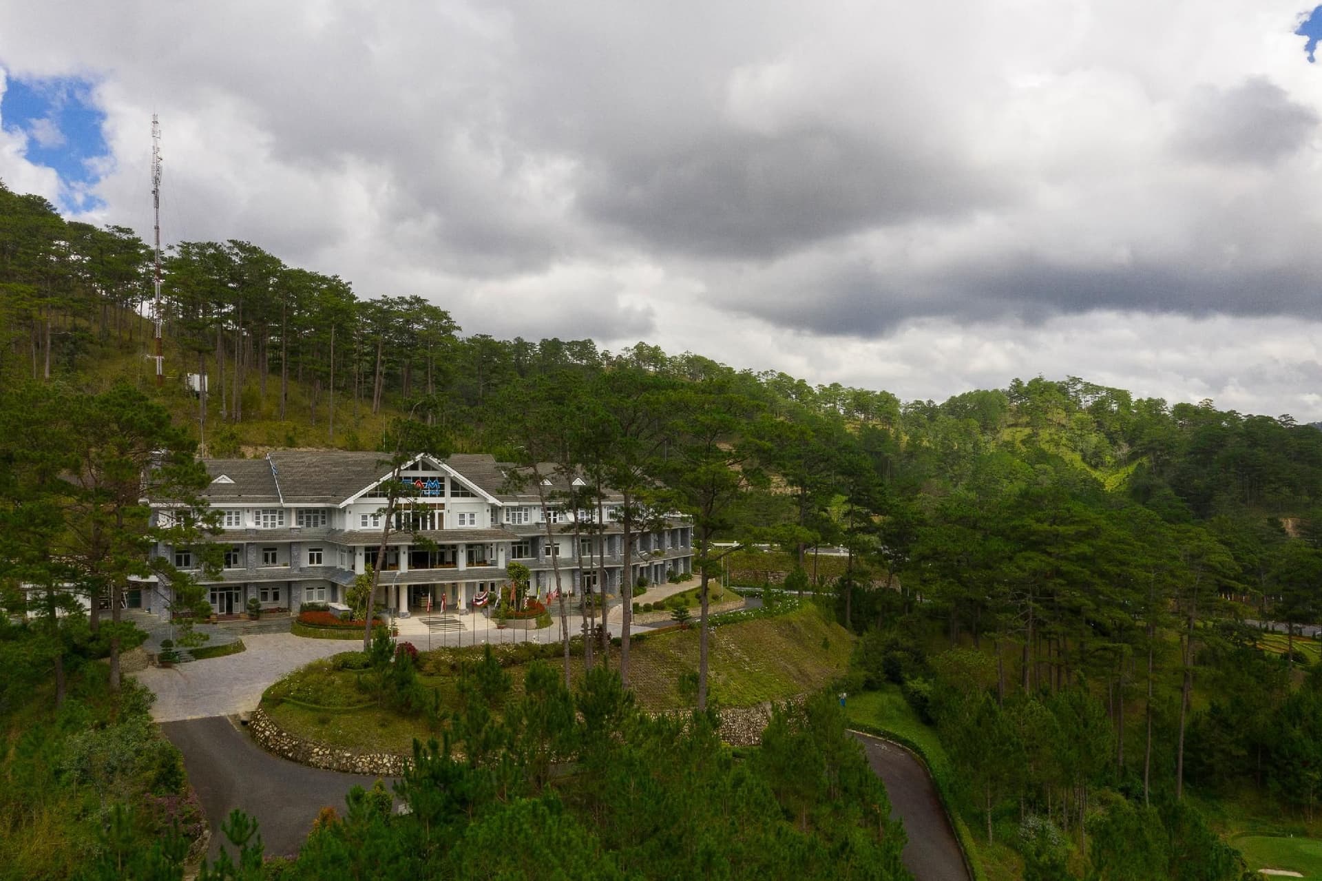 Sam Tuyen Lam Golf & Resorts Sam Tuyen Lam Golf & Resorts