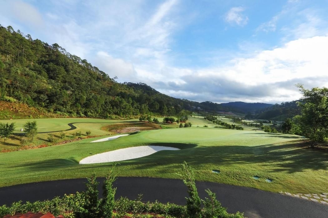 ซัม เตวียน ลัม กอล์ฟ แอนด์ รีสอร์ต (Sam Tuyen Lam Golf & Resorts)1