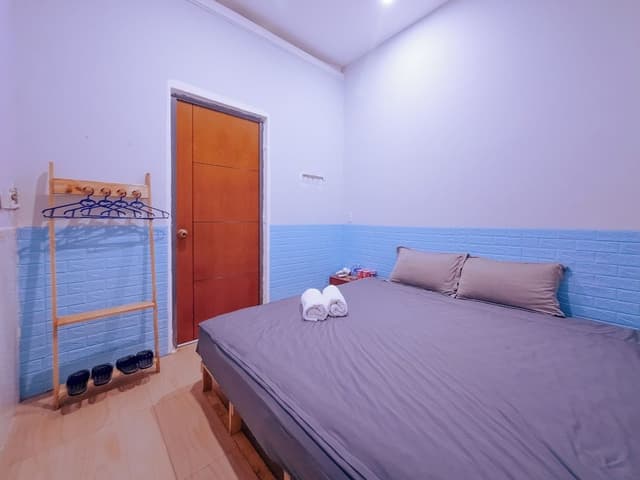 Economy King Room