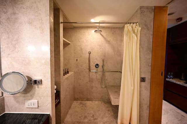 Junior Suite, 1 King Bed