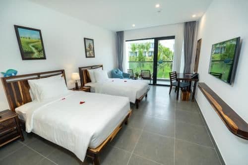 Deluxe Twin Room with Balcony