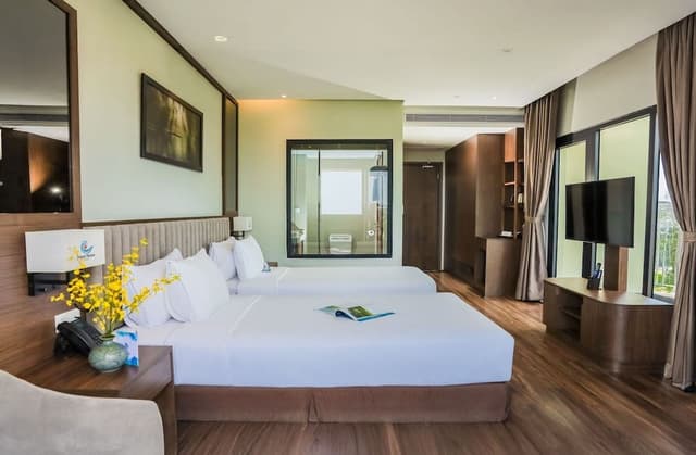 Premier Twin Seaview with Balcony
