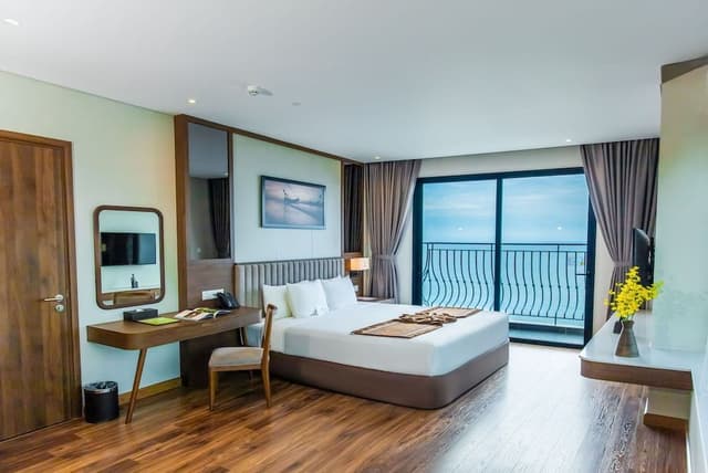 Suite Oceanview with Balcony