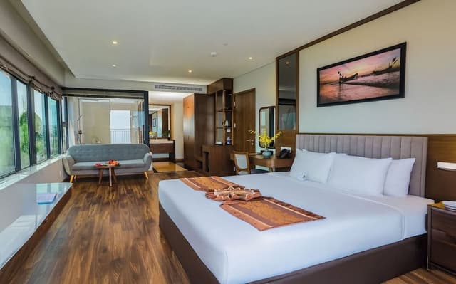 Suite Oceanview with Balcony